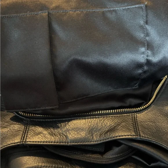 Coach SoHo G1380-F24686 Black Pebbled Leather 3-Compartment Hobo Bag in EUC - Picture 13 of 16